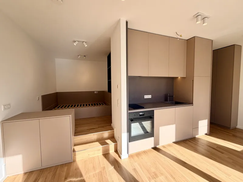 Neubau Erstbezug 1,5-Zimmer mit Einbauten, Küche & Balkon in P.-Berg — photo 1